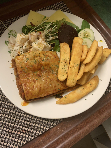 Food & Drinks 5, Hillview Motel, Charters Towers