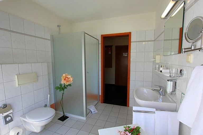 Bathroom 4, Residenzia, Heidekreis