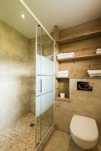 Bathroom 4, Caprice Des Neiges, Haute-Savoie