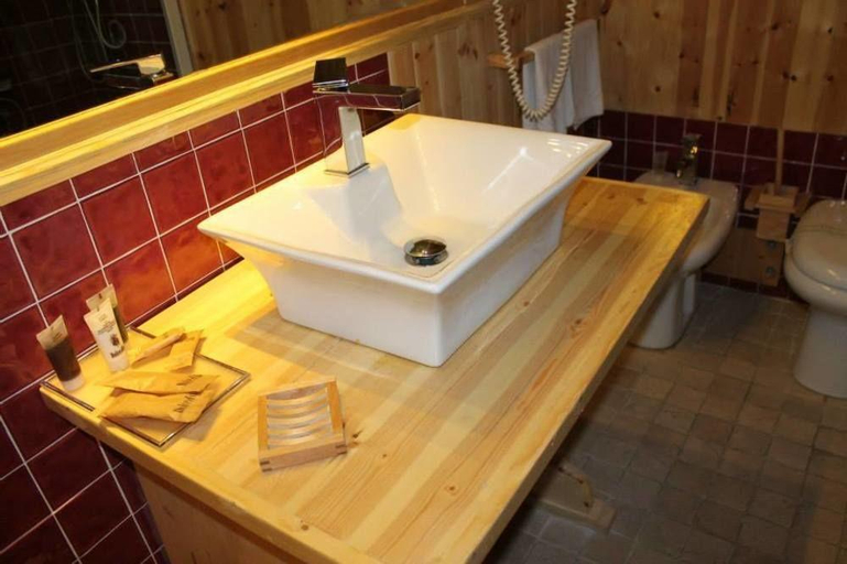 Bathroom 5, Grand Hotel Sestriere, Torino