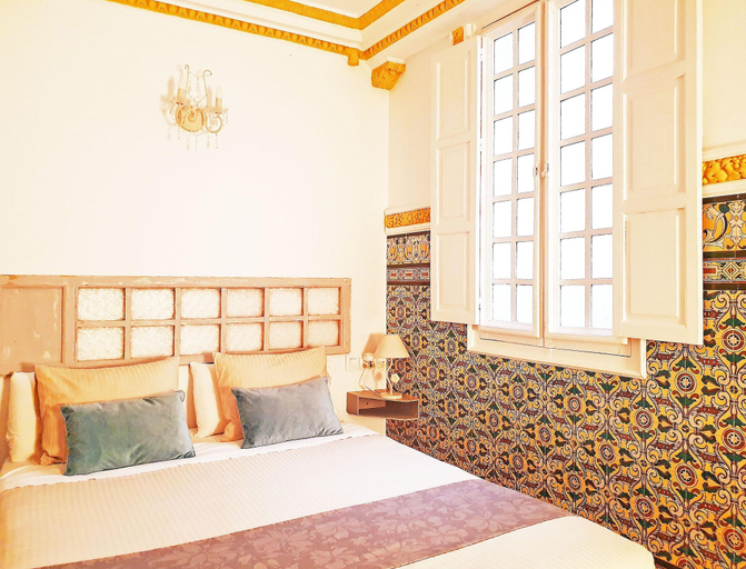 Room 4, Palace House Hércules 92, Sevilla