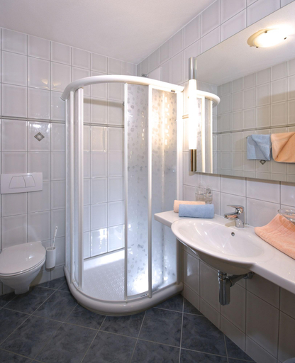 Bathroom 4, Apart-Garni Motnaida, Inn