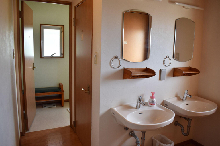 Bathroom, Umisuzume, Ishigaki