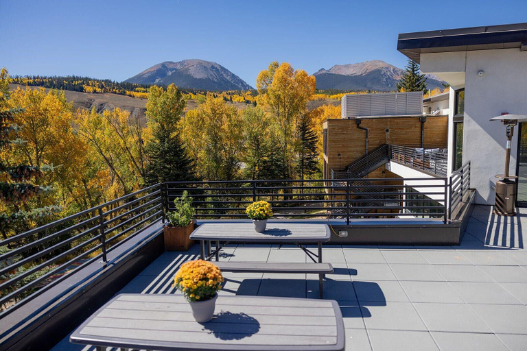 Terrace 5, The Pad, Summit
