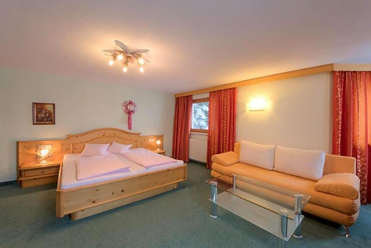 Bedroom 4, Olympia, Landeck