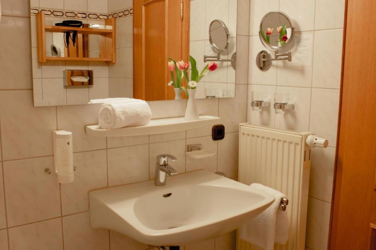 Bathroom 3, Berg- und Aktivhotel Edelsberg, Oberallgäu