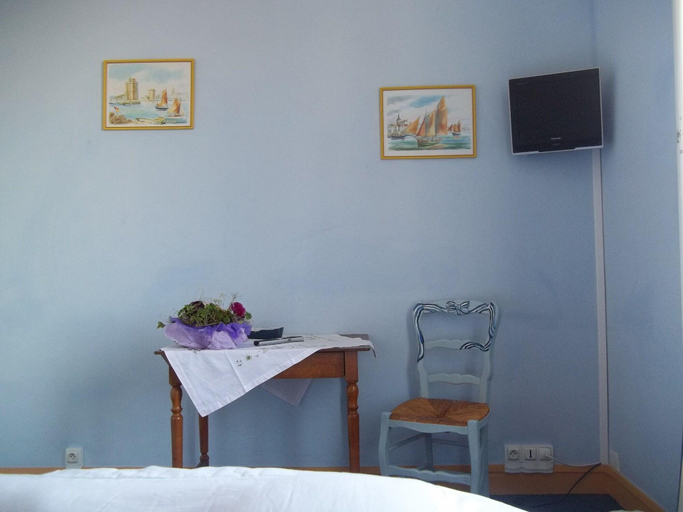 Room 2, Villa Les Dunes, Manche