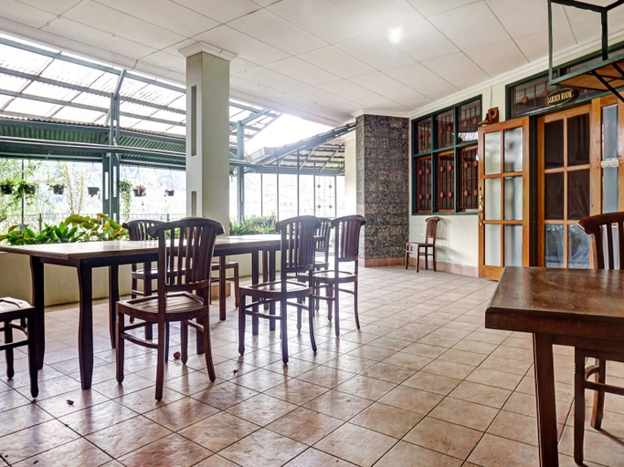 Lobby 5, OYO 90596 Hotel Griya Astoeti, Bogor