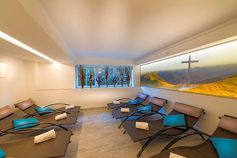 Public Area 2, Erika, Sankt Johann im Pongau