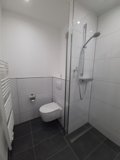 Bathroom 4, Siebenschlafer am Wasserturm, Städteregion Aachen