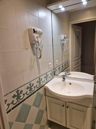Room 3, Hôtel Emeraude , Alpes-Maritimes