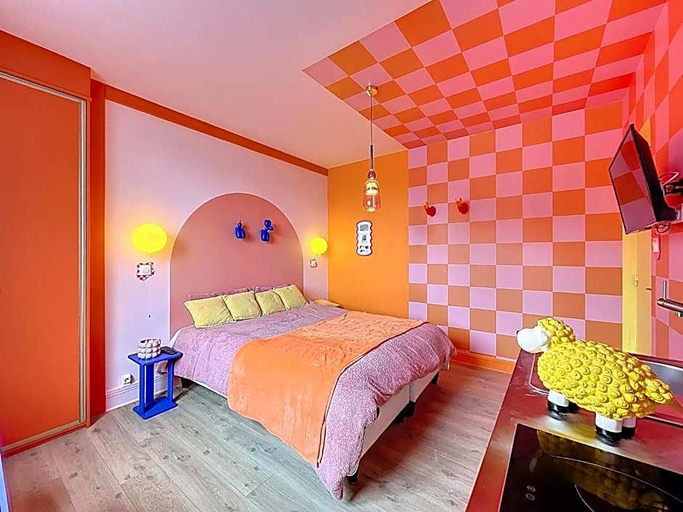 Room 4, Hotel Des Bains, Manche