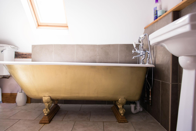 Bathroom 4, Huntlands Farm, Herefordshire