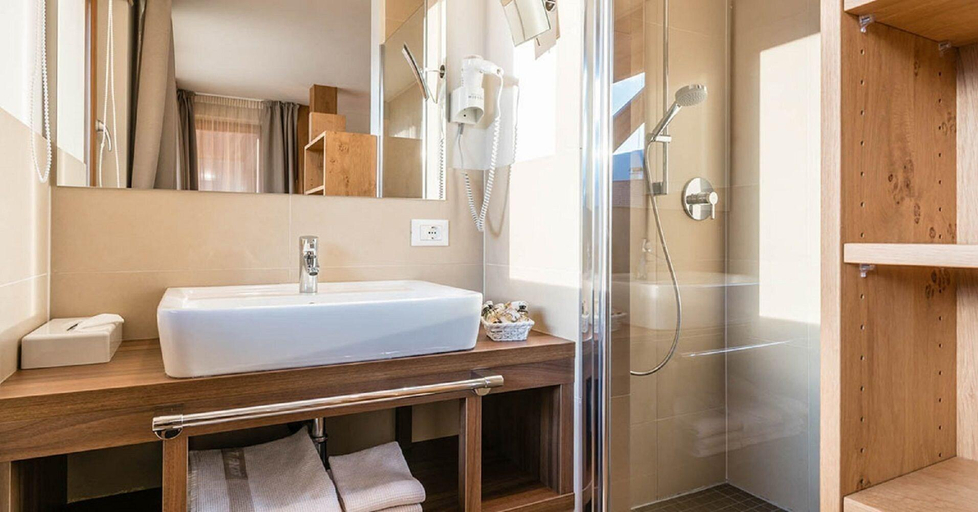 Bathroom 4, Gasserhof, Bolzano