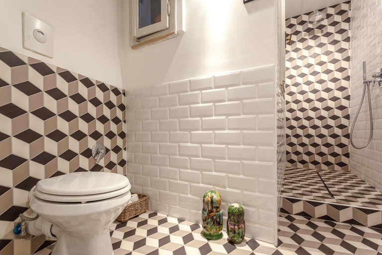 Bathroom 4, The Blue Hostel, Rome