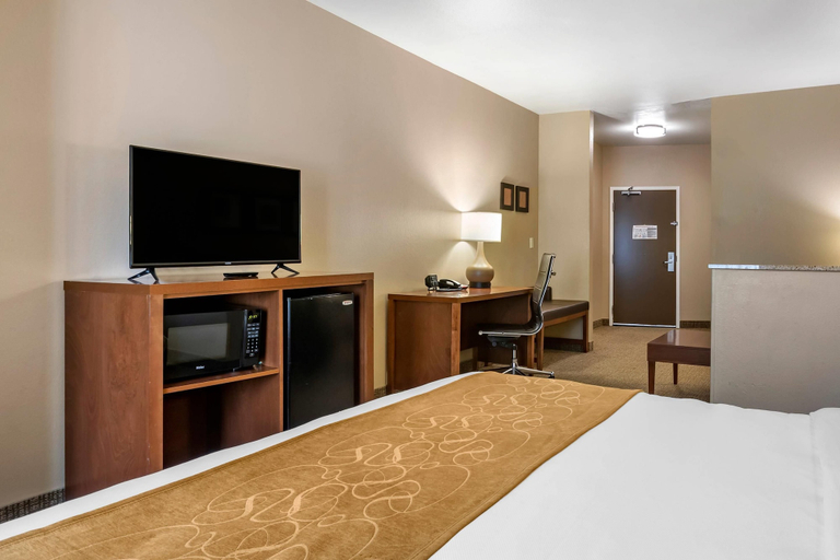 Bedroom 4, Comfort Suites Coralville I-80, Johnson