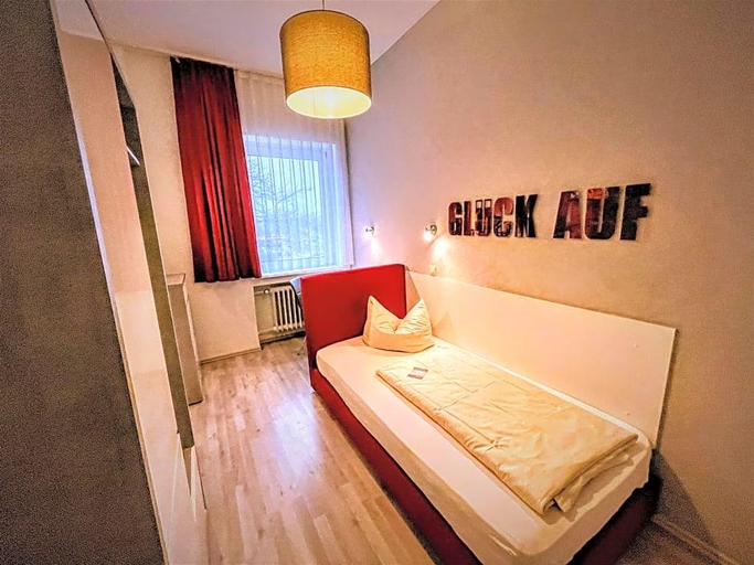 Bedroom 4, Arena Hotel, Gelsenkirchen