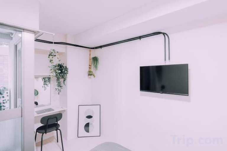 2, Minimalist Loft 2: Namba Compact Studio & 24/7 Gym, Osaka