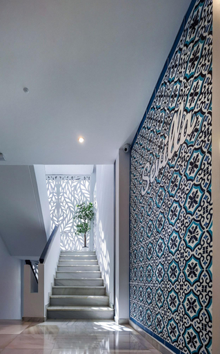 Lobby 2, Acetres 5, Sevilla
