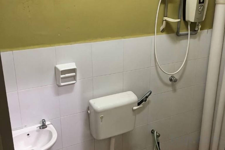 Bathroom 4, Mahasa Homestay Kuala Lumpur, Kuala Lumpur