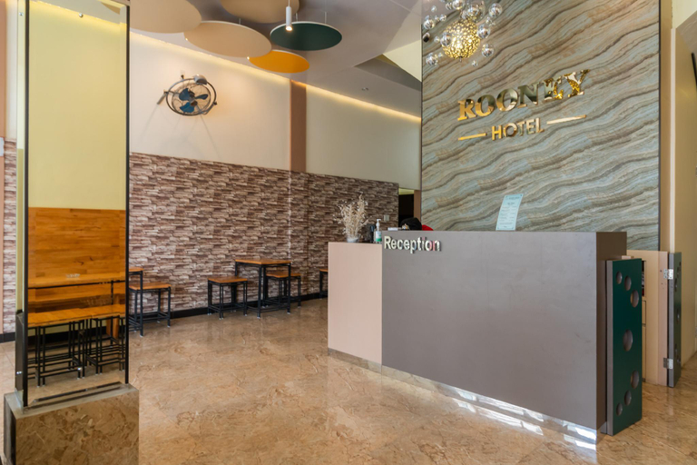 Lobby 3, RedDoorz Plus near Ramayana Pematangsiantar, Pematangsiantar