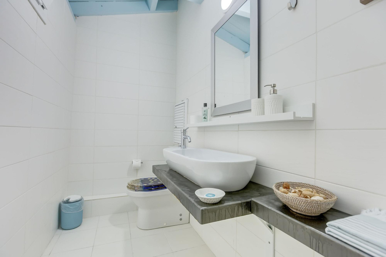 Bathroom 5, Beyaz Han Hotel, Çeşme