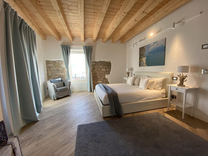 Bedroom 2, Vista Lago, Brescia
