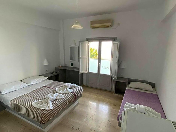 Bedroom 5, Hotel Hellas, South Aegean