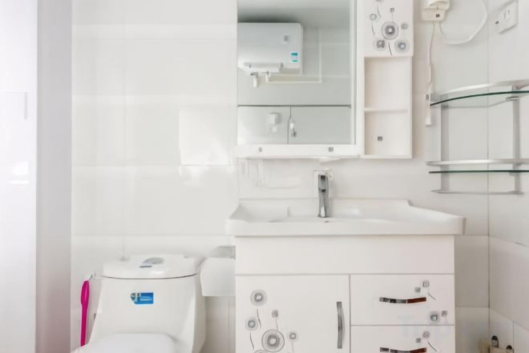 Bathroom 3, Qingdao Golden Beach Chaoyang Seaview Apartment, Qingdao