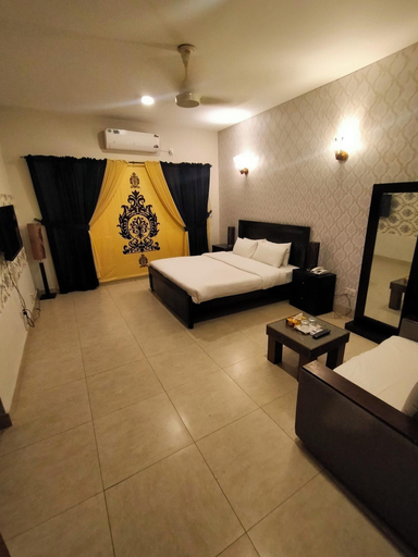 Room 5, Livin Hub Guest House, Islamabad