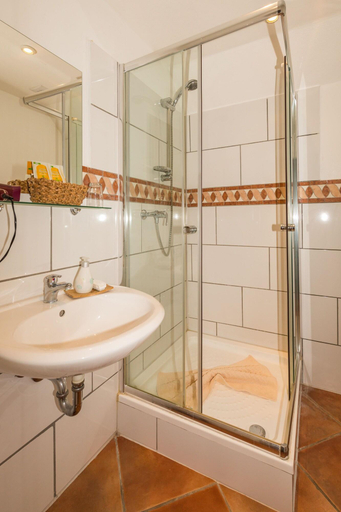 Bathroom 4, Landhaus Pohlhof, Köln