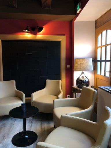 Public Area 3, L'hôtel d'Arc, Côte-d'Or