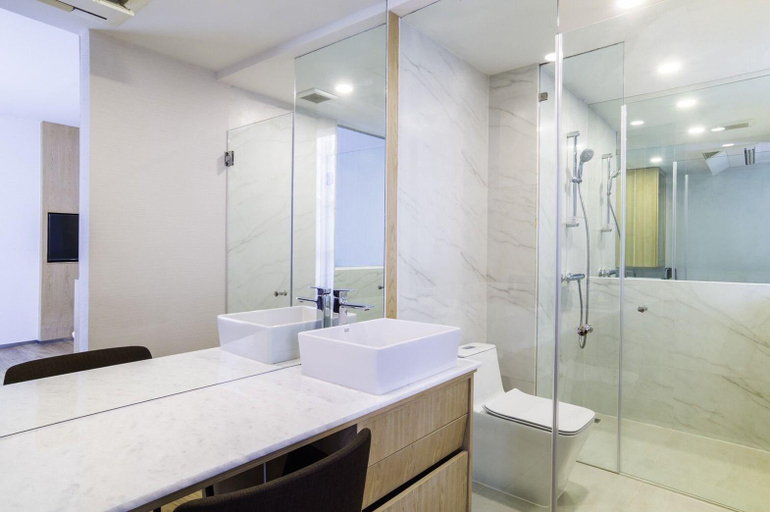 Bathroom 4, Artino Hotel, Bang Rak