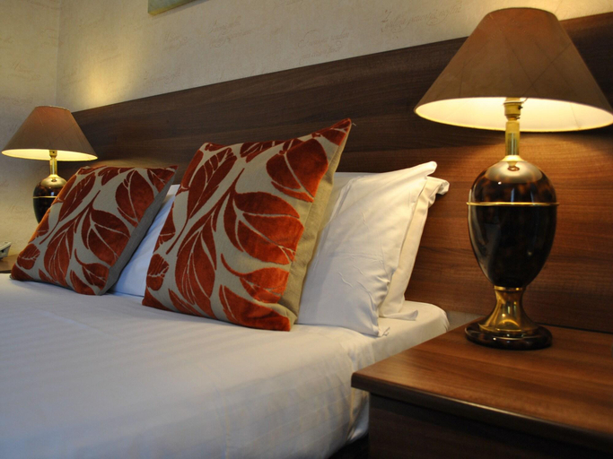 Room 3, Stone Villa Guest House, Cheshire West and Chester