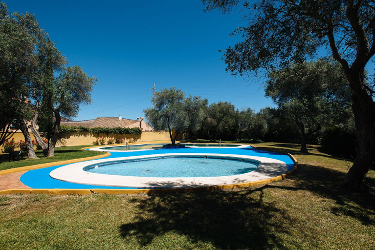 Sports and Entertainment 4, B&B Las Brisas, Sevilla