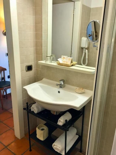 Bathroom 4, Relais San Rocco, Genova