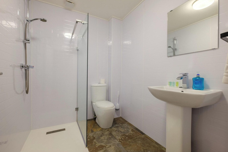 Bathroom 3, Station Lodge, Cumbria