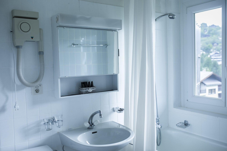 Bathroom 4, Hostellerie d'Orzival, Sierre