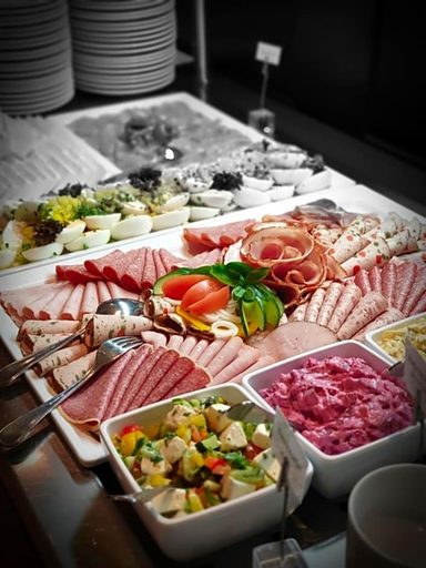 Food & Drinks
