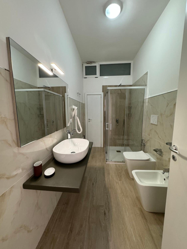 Bathroom 4, Villa Altomare, Lecce