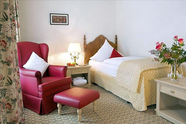 Bedroom 3, Jagdhaus Waldidyll, Zwickau