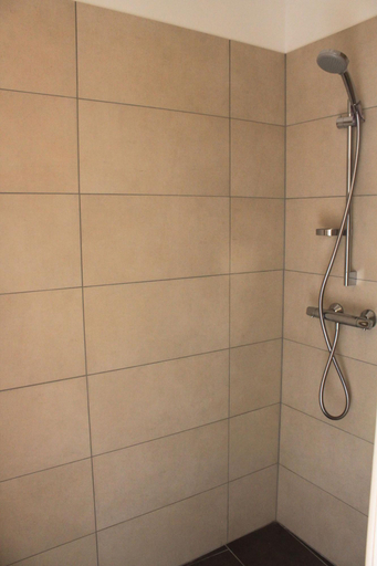Bathroom 5, B&B Coup de Coeur, Aude