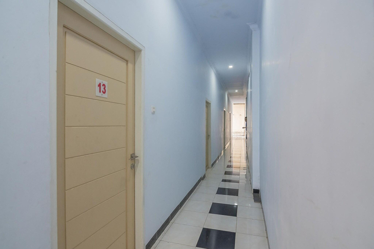 Lobby 2, Formerly RedDoorz Syariah Ramayana Mall Tarakan, Tarakan
