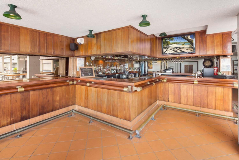 Bar 5, Ocean Views 14A, Whitsunday