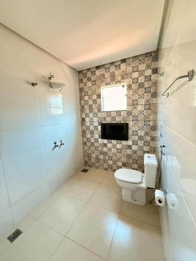 Bathroom 4, Pousada Recanto das Vertentes, Capitólio