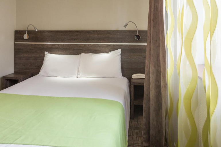 Room 2, Logis Hotel Les Voyageurs, Puy-de-Dôme