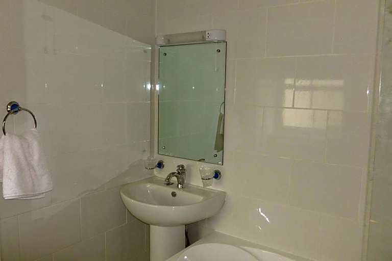 Bathroom 4, Old Bull Inn, Cambridgeshire