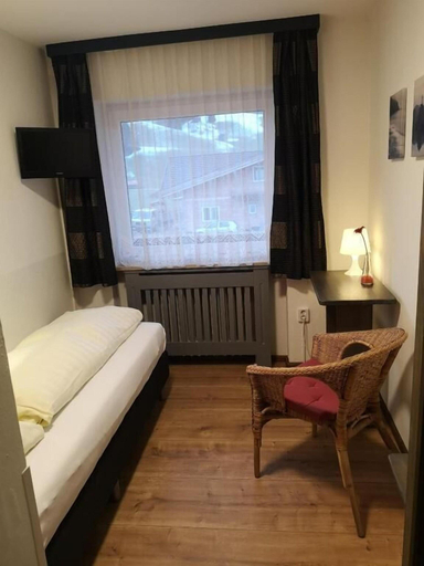 Bedroom 3, B&B Der tiroler, Schwaz