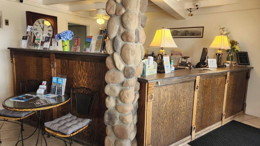 Public Area 2, The View Motel, Yavapai