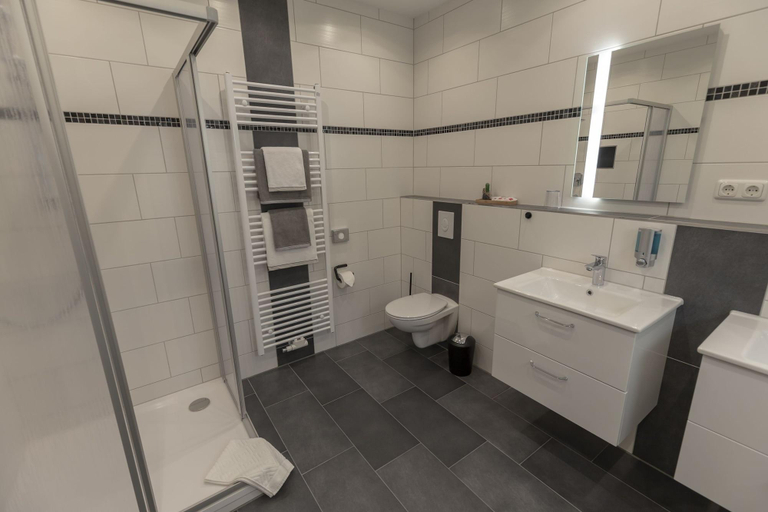 Bathroom 5, Mey Hotel, Osnabrück